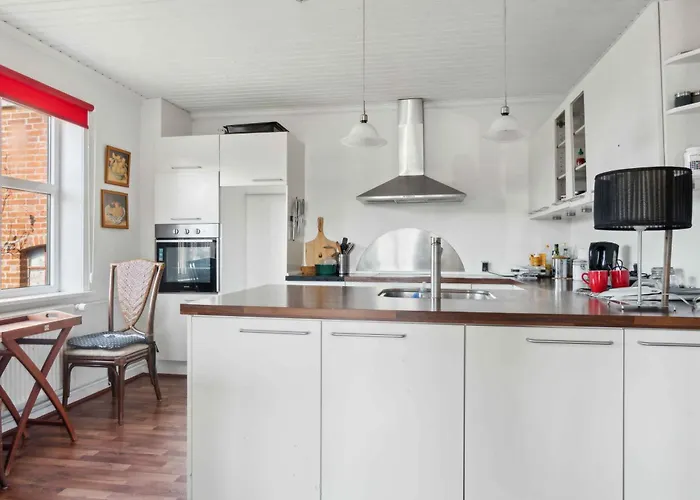 بيت للعطل Summer House In *
